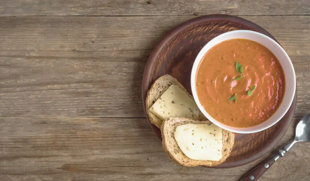 Können Hunde Tomatensuppe essen?