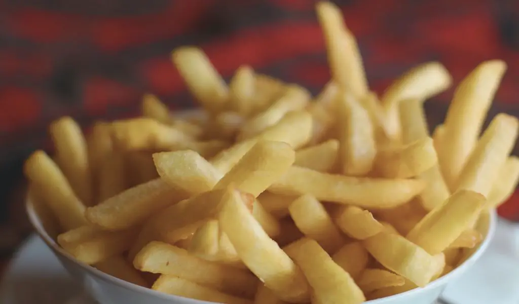 Können Hunde KFC Pommes Frites essen?